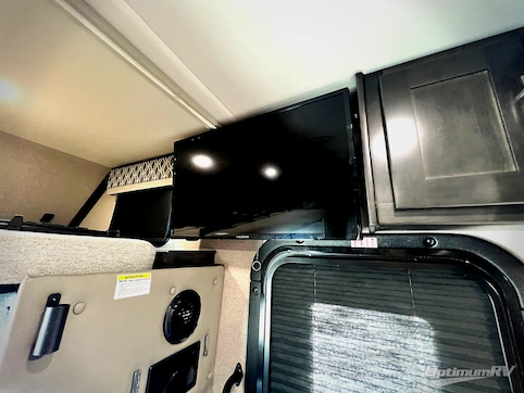 2022 Dynamax isata 3 24FW RV Photo 2