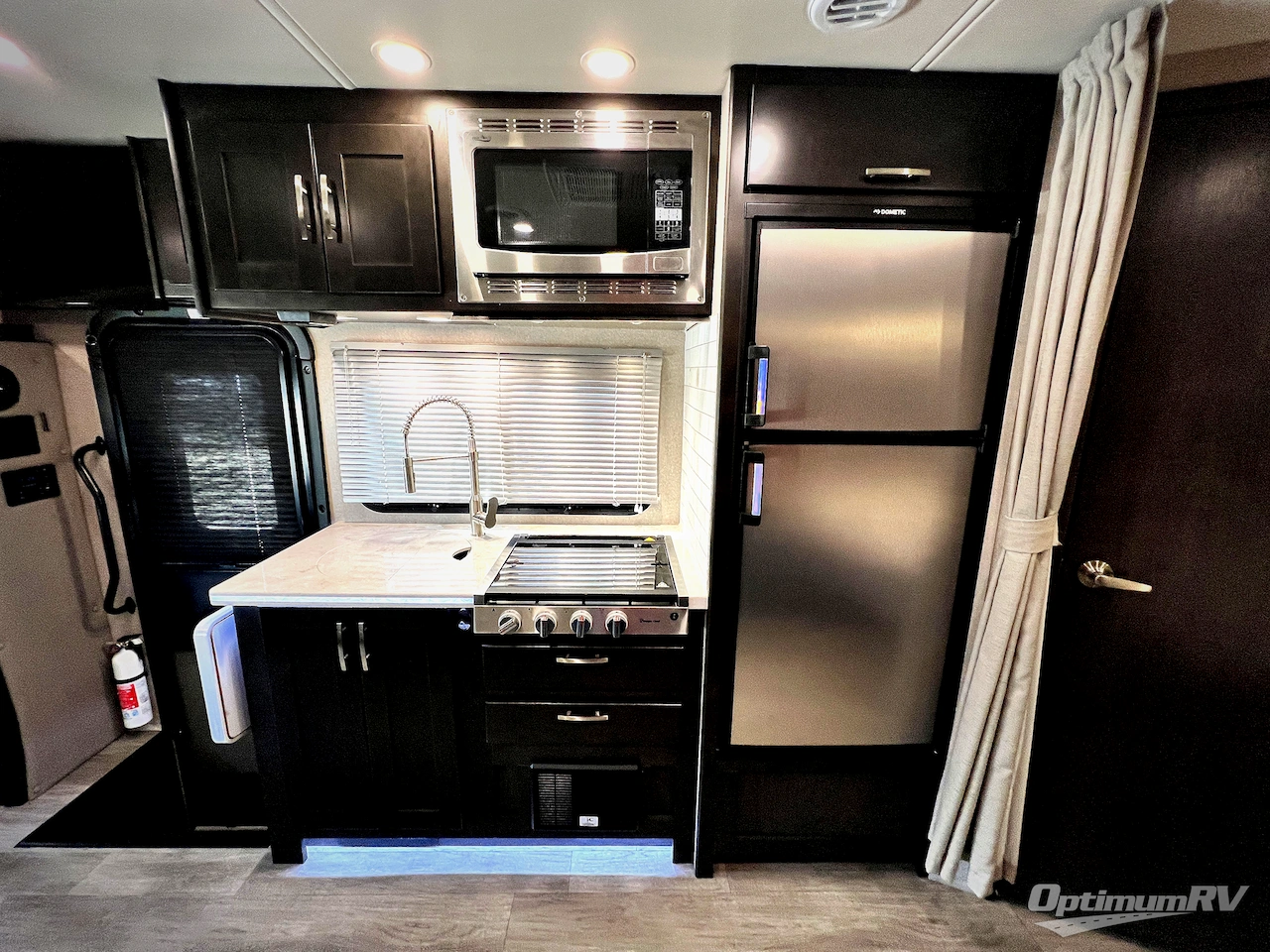 2022 Dynamax isata 3 24FW Photo 14