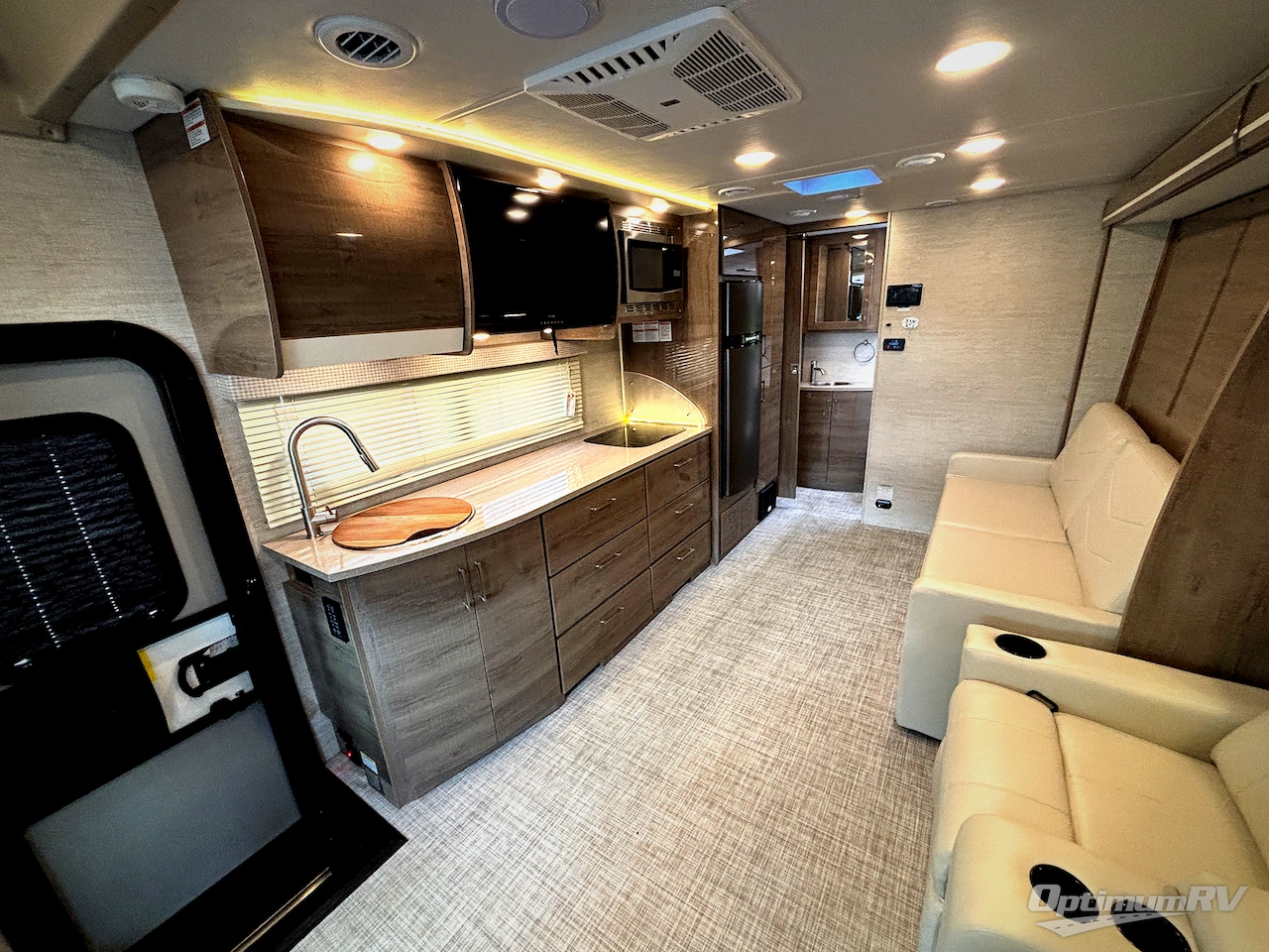 2023 Entegra Qwest 24R Photo 10