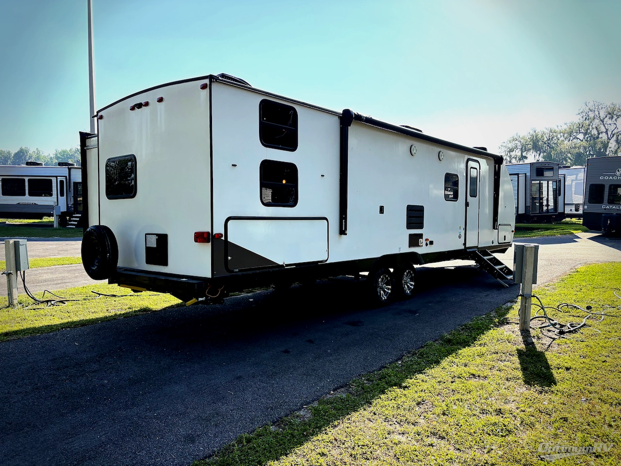 2021 Prime Time Tracer 31BHD Photo 2