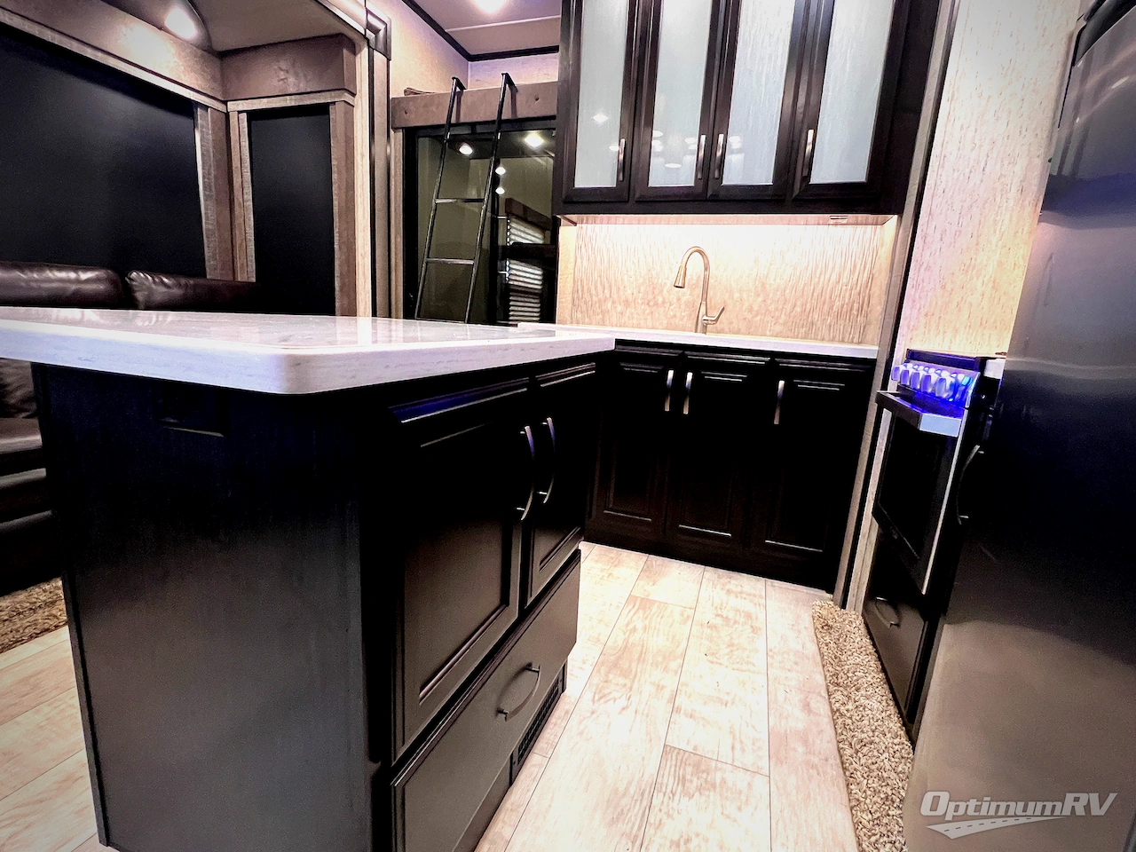 2019 Grand Design Momentum M-Class 398M Photo 18