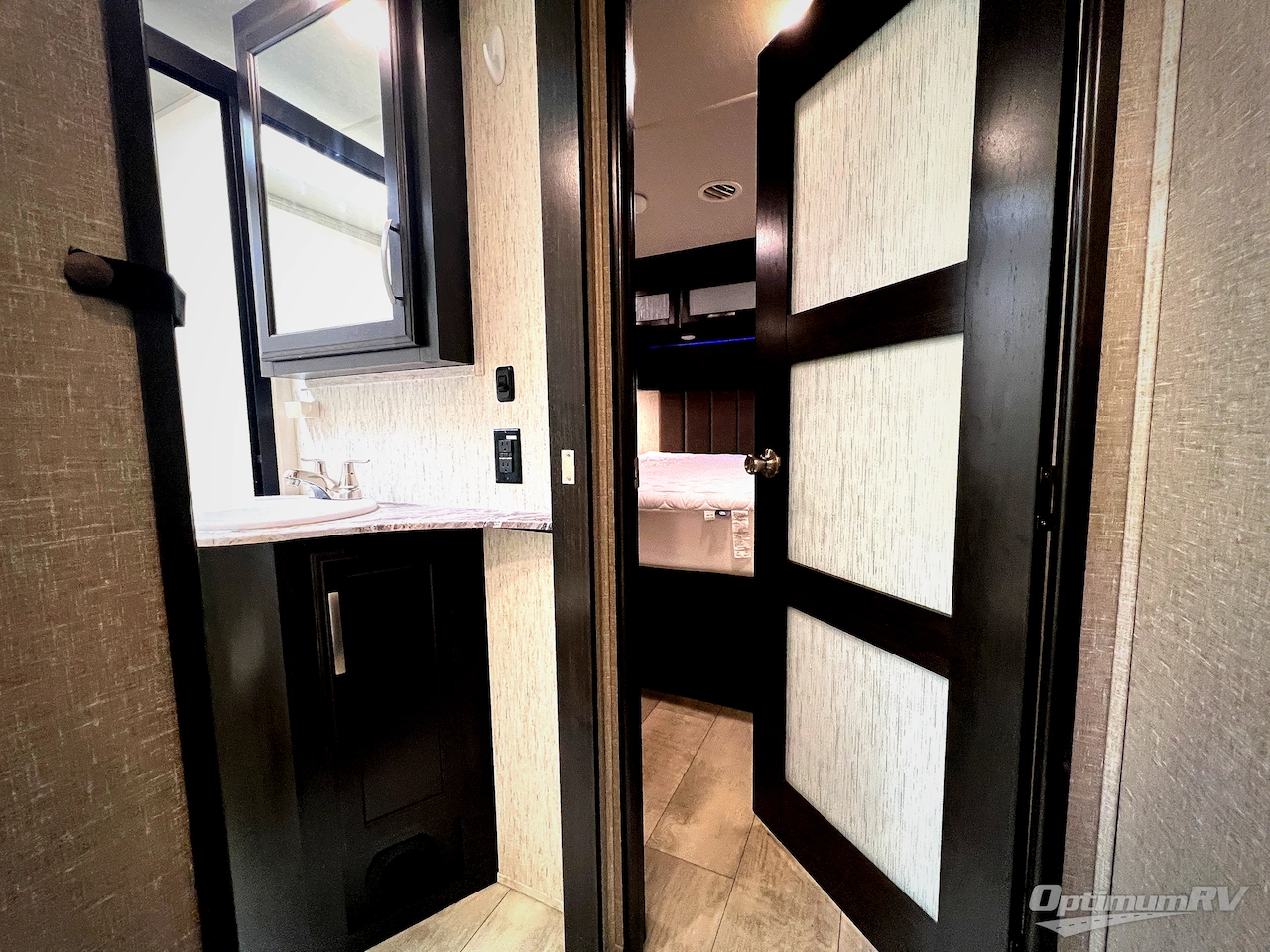 2019 Grand Design Momentum M-Class 398M Photo 27