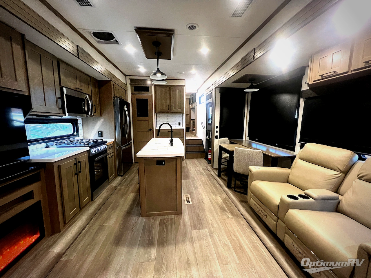 2025 KZ Durango Gold G310RLQ Photo 5