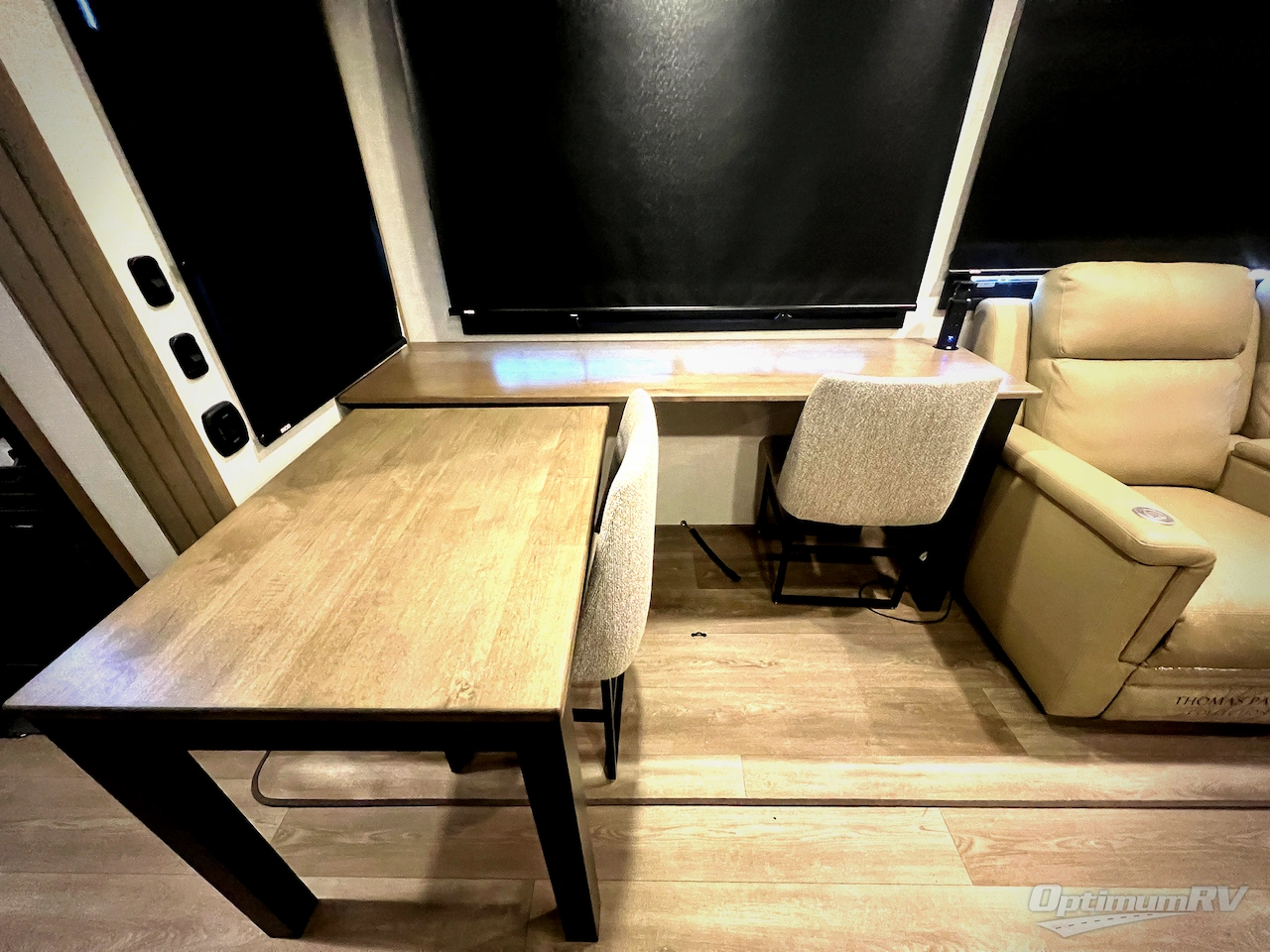 2025 KZ Durango Gold G310RLQ Photo 9