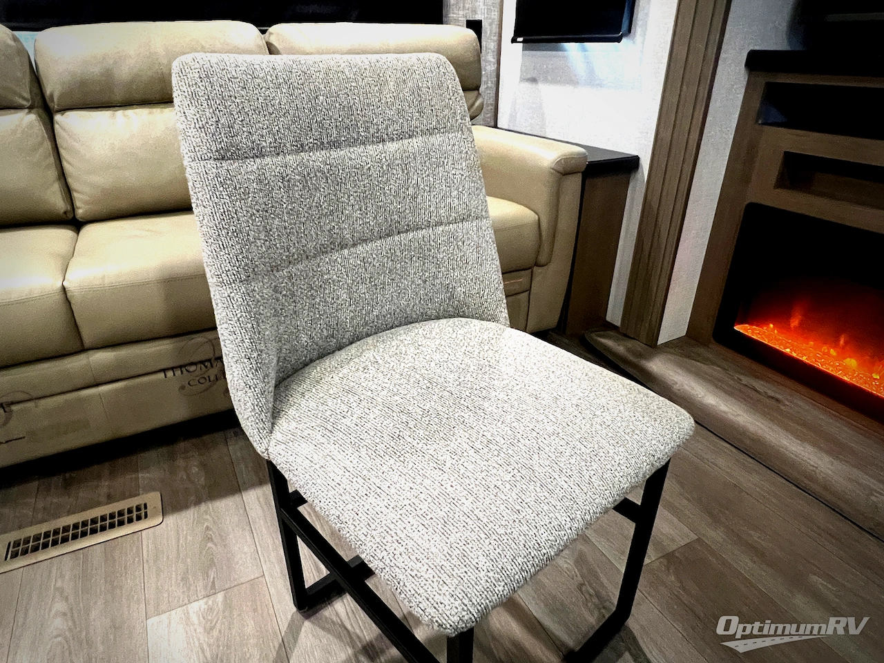 2025 KZ Durango Gold G310RLQ Photo 12