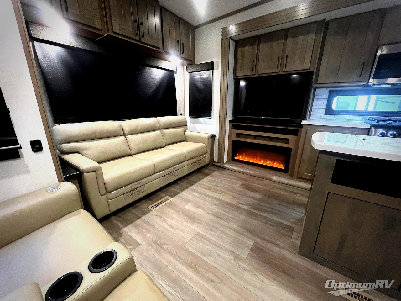 2025 KZ Durango Gold G310RLQ Photo 16