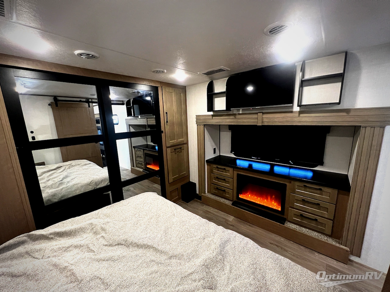 2025 KZ Durango Gold G310RLQ Photo 47