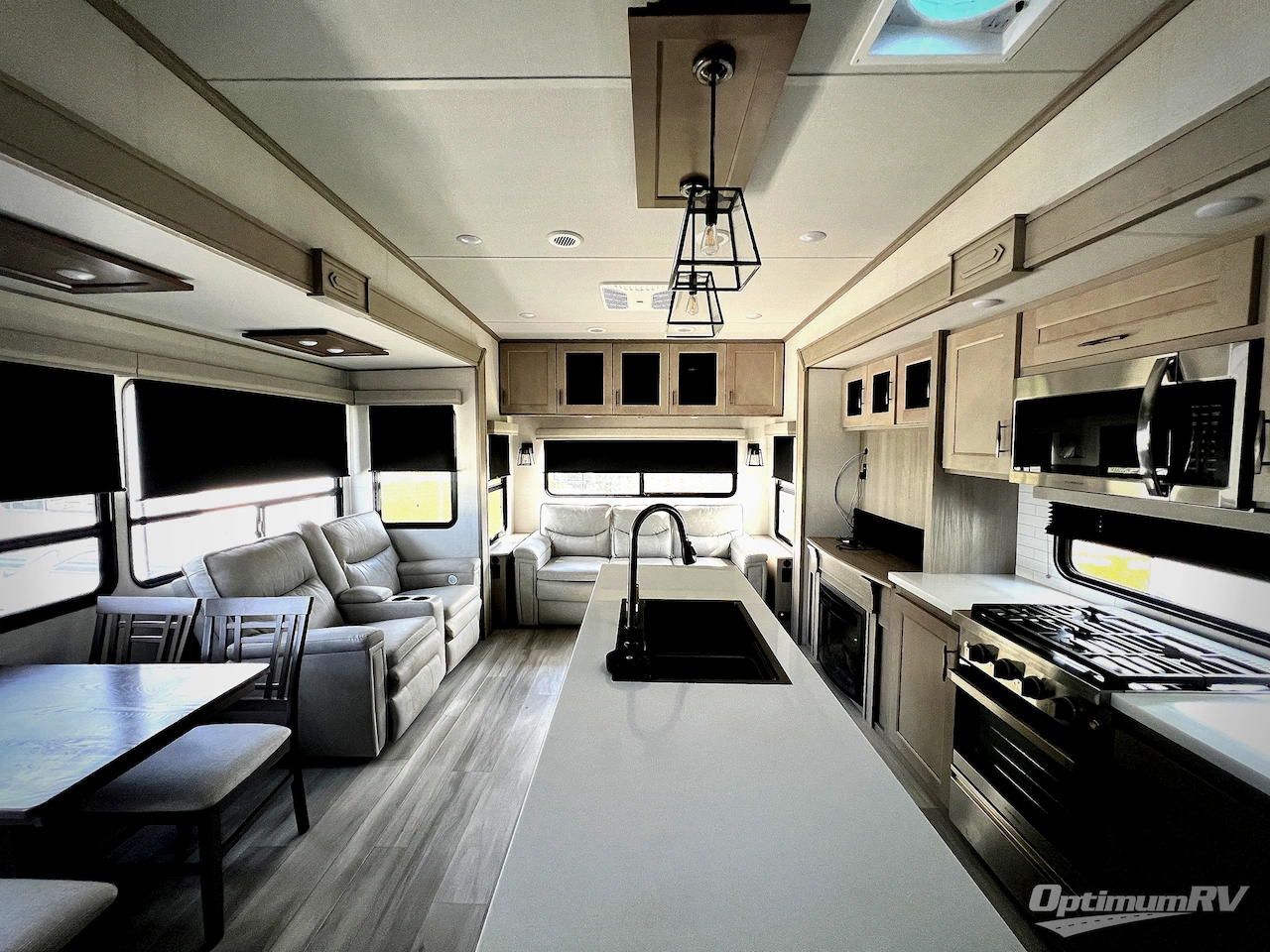 2024 Grand Design Influence 3503GK Photo 4