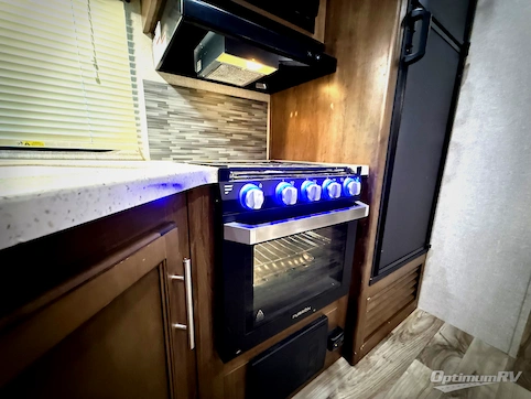2019 Keystone Cougar Half-Ton Series 32BHS RV Photo 3