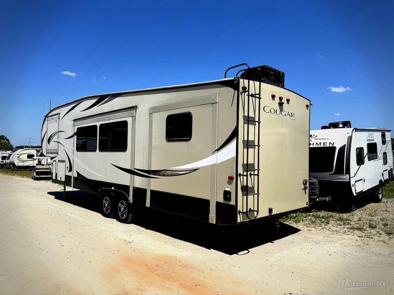 2019 Keystone Cougar Half-Ton Series 32BHS Photo 3