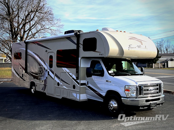 2017 Thor Four Winds 31E Bunkhouse RV Photo 1