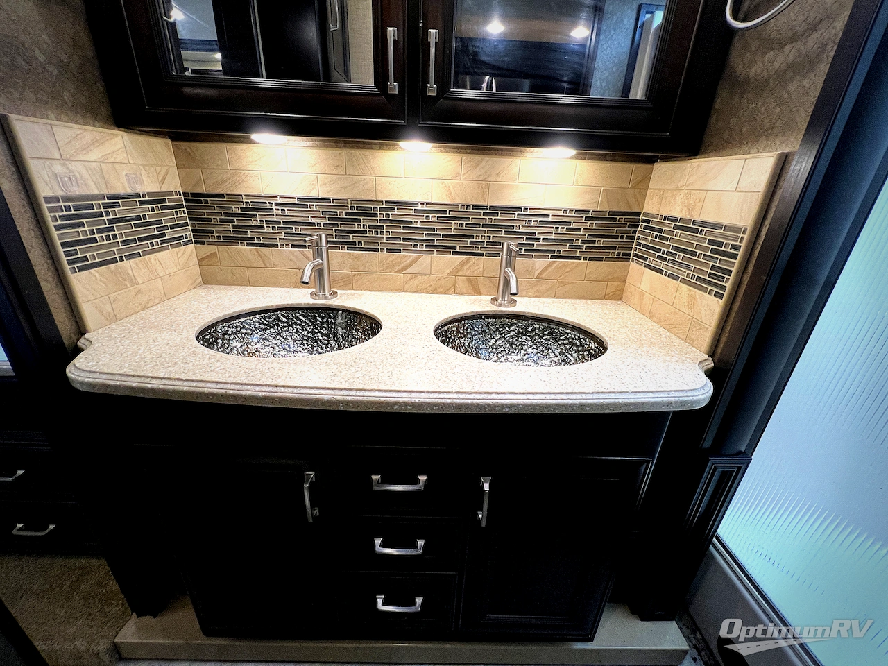 2015 American Coach American Revolution 39A Photo 20