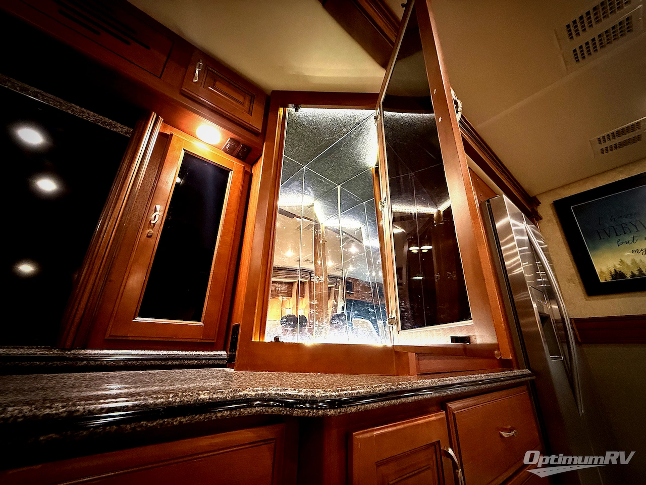 2015 Fleetwood Discovery 40E Photo 14