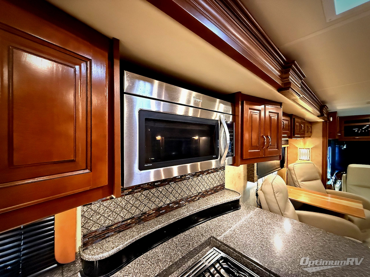 2015 Fleetwood Discovery 40E Photo 21