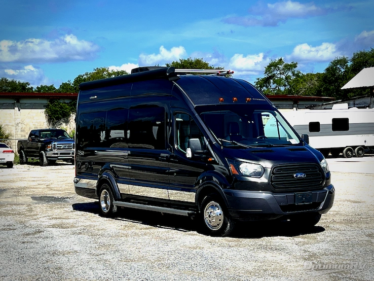 2018 Winnebago Paseo 48P RV Photo 1