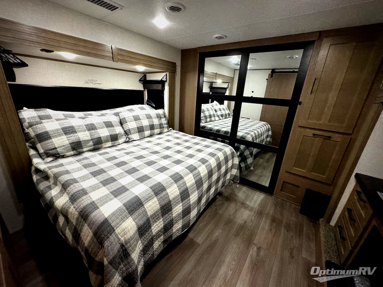 2025 KZ Durango Gold G382MBF Photo 8