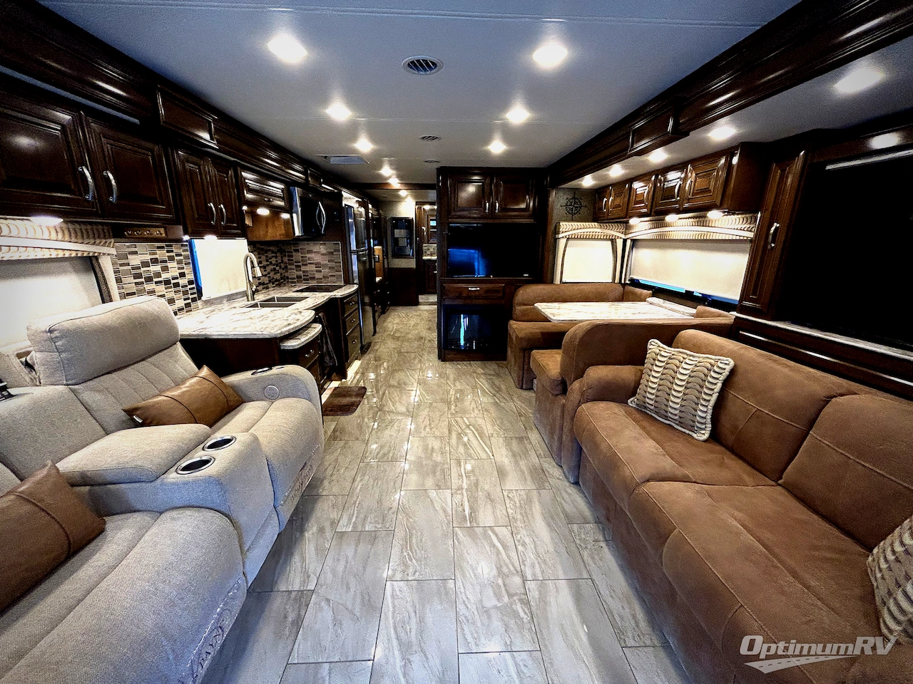 2018 Thor Aria 3901 Photo 3