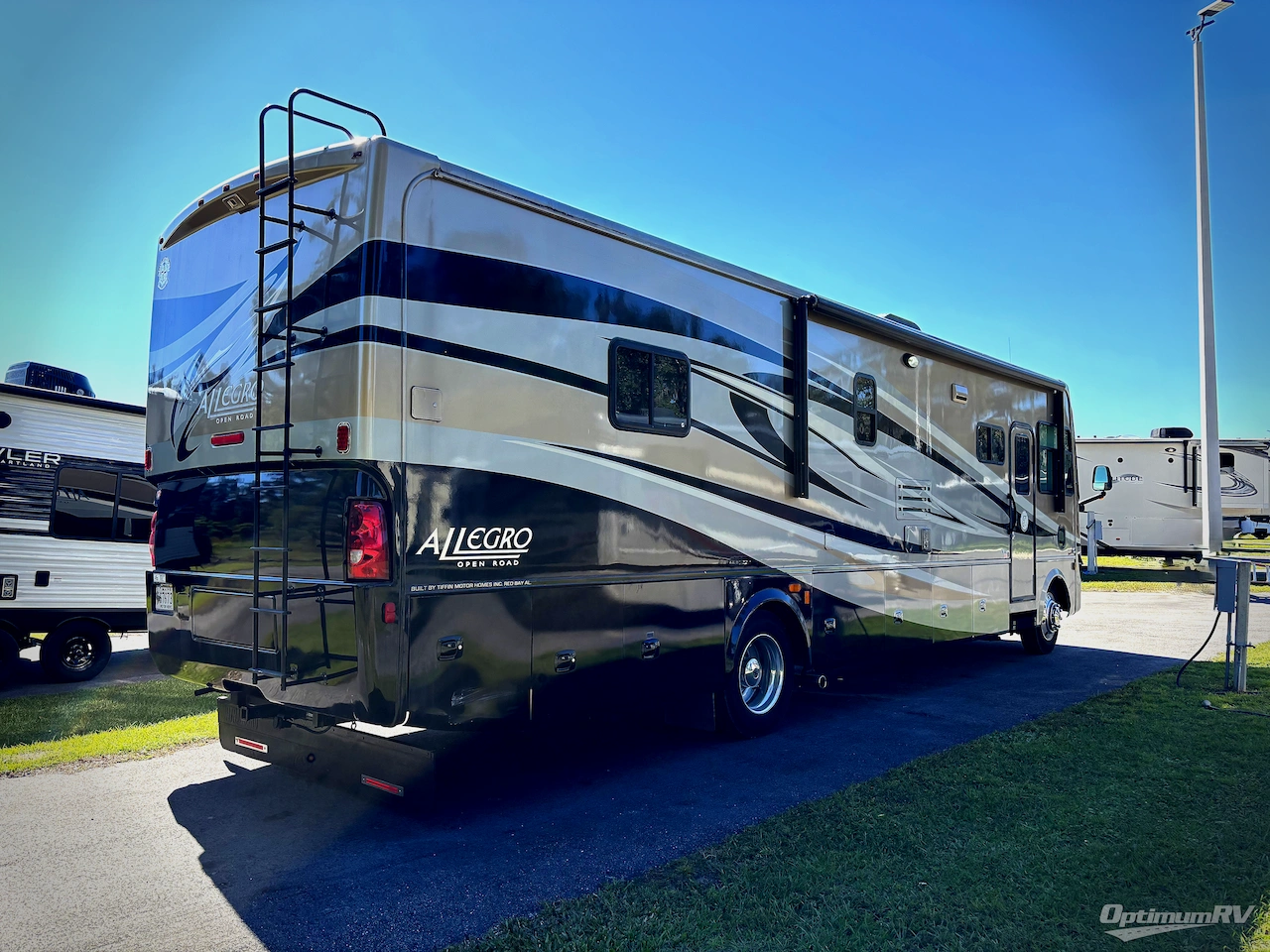 2012 Tiffin Allegro 36 LA Photo 2