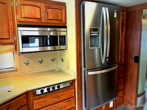 2008 Monaco Cayman 38 PBD RV Photo 3