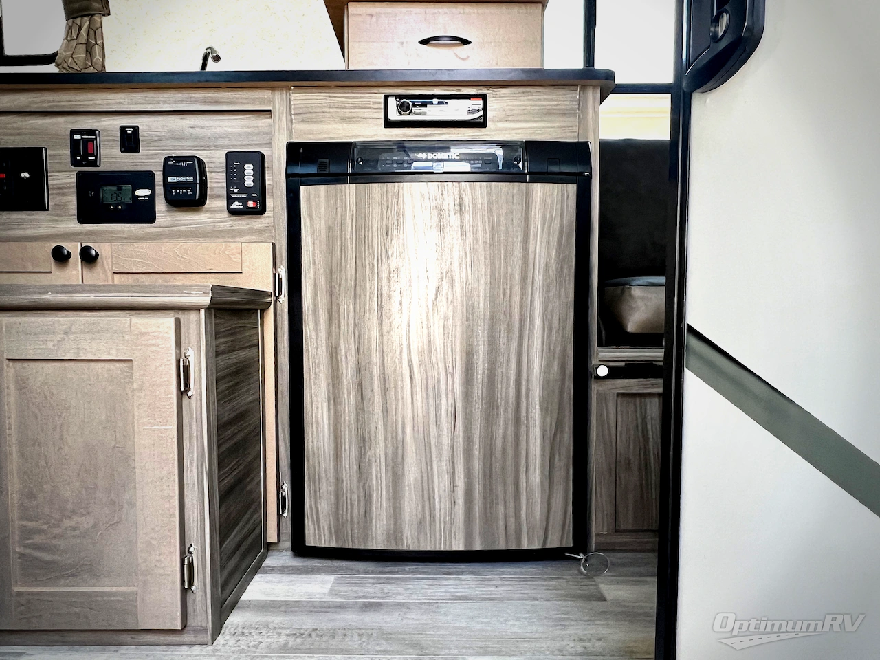 2022 TrailManor 2720 Series 2720QB Photo 10