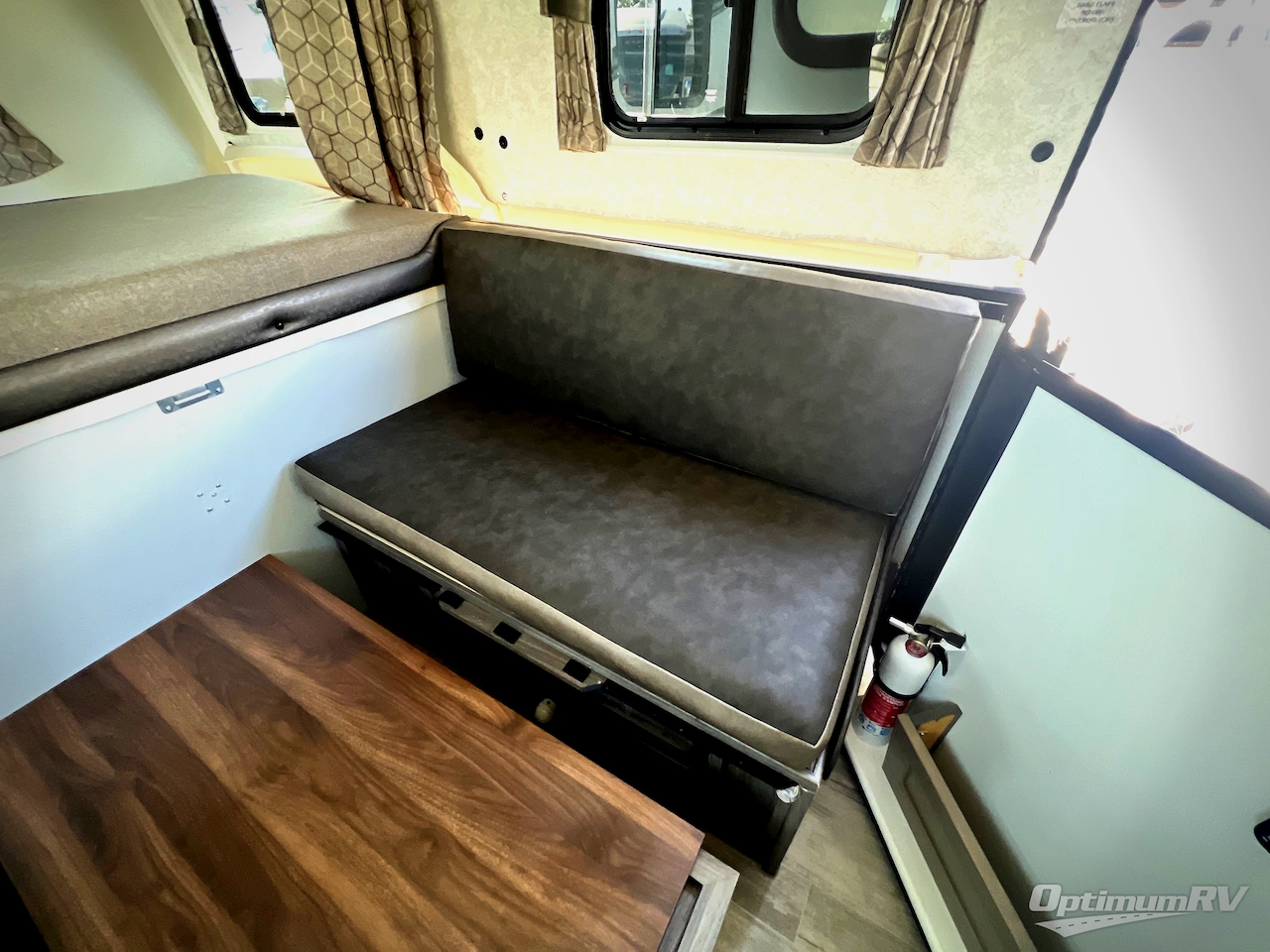 2022 TrailManor 2720 Series 2720QB Photo 5