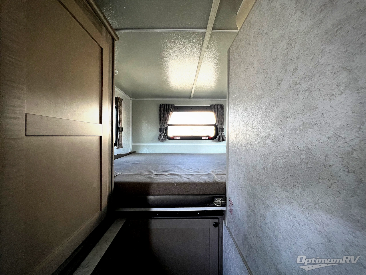 2022 TrailManor 2720 Series 2720QB Photo 19