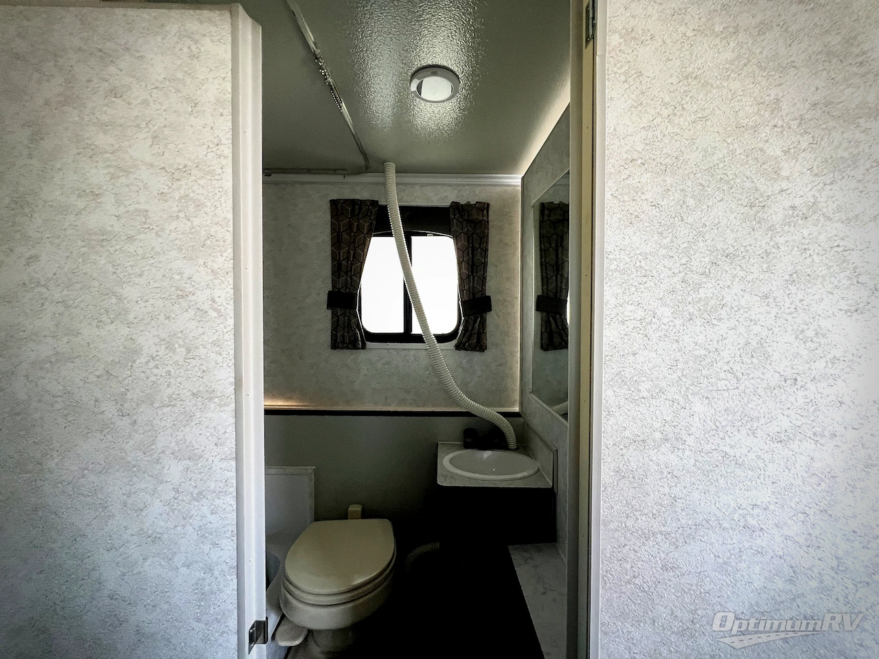 2022 TrailManor 2720 Series 2720QB Photo 14