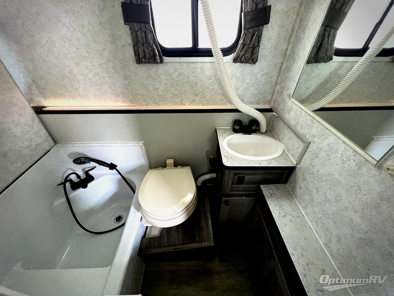 2022 TrailManor 2720 Series 2720QB Photo 15