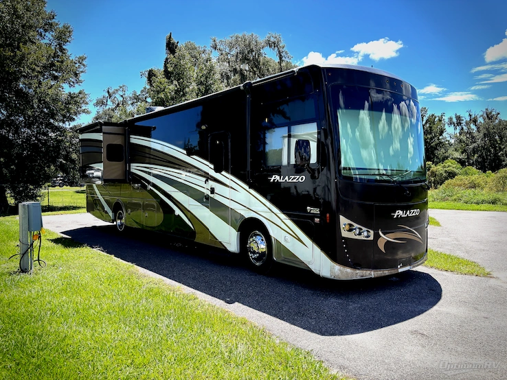 2017 Thor Palazzo 36.1 RV Photo 1