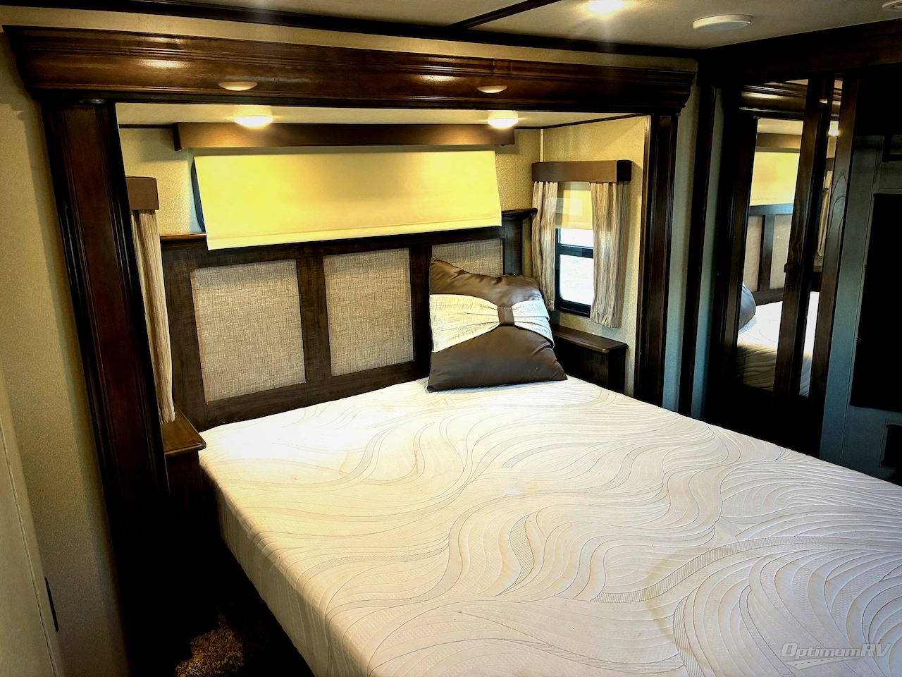 2017 Grand Design Solitude 375RES Photo 13