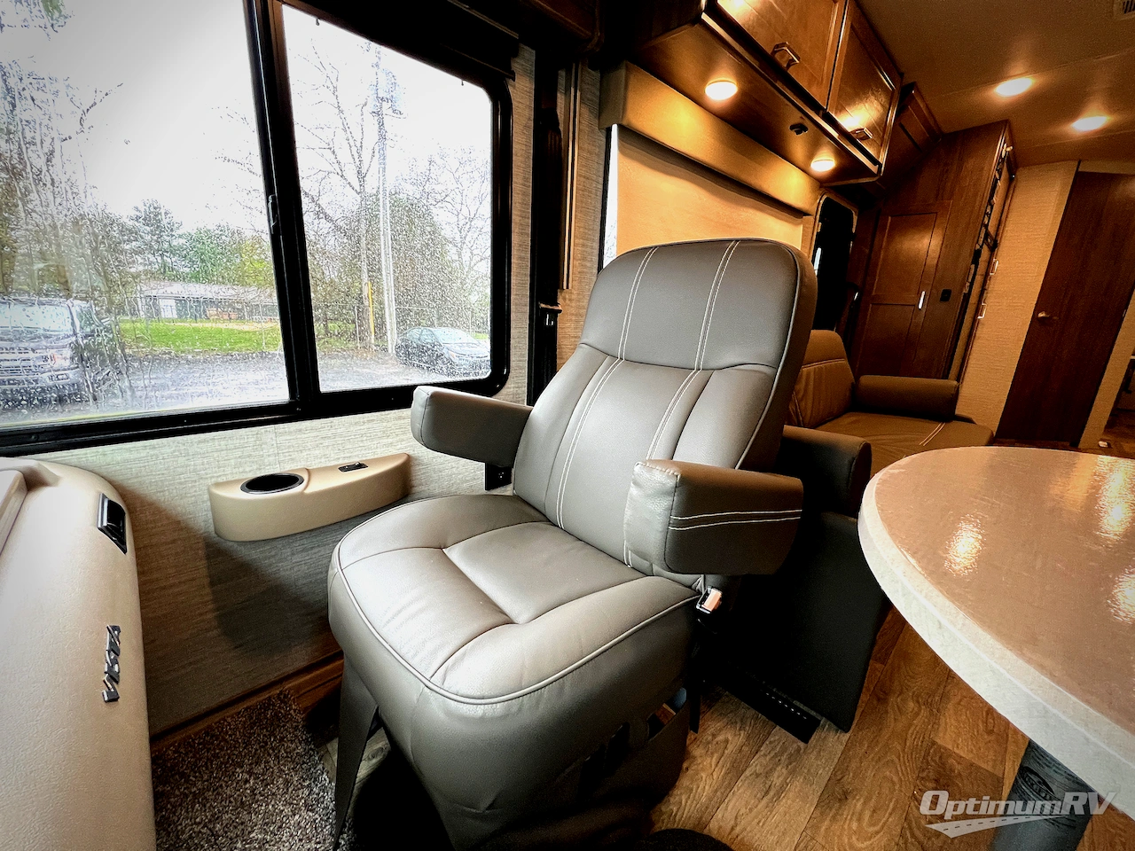 2020 Winnebago Vista 31B Photo 7
