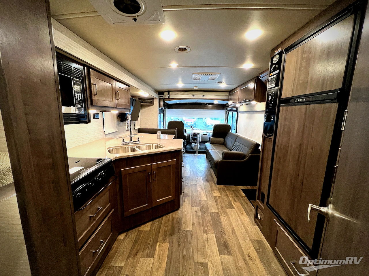 2020 Winnebago Vista 31B Photo 9