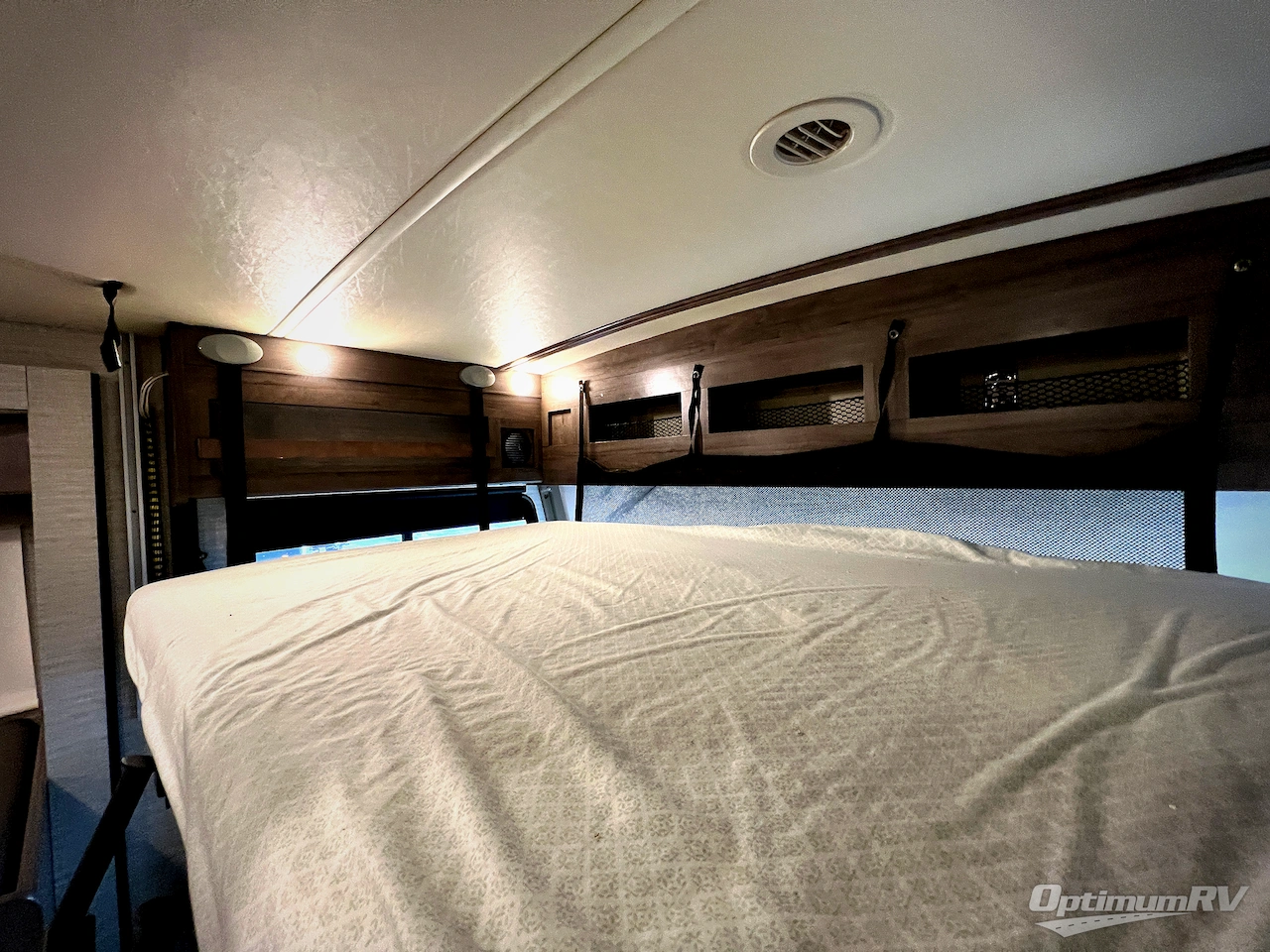 2020 Winnebago Vista 31B Photo 11