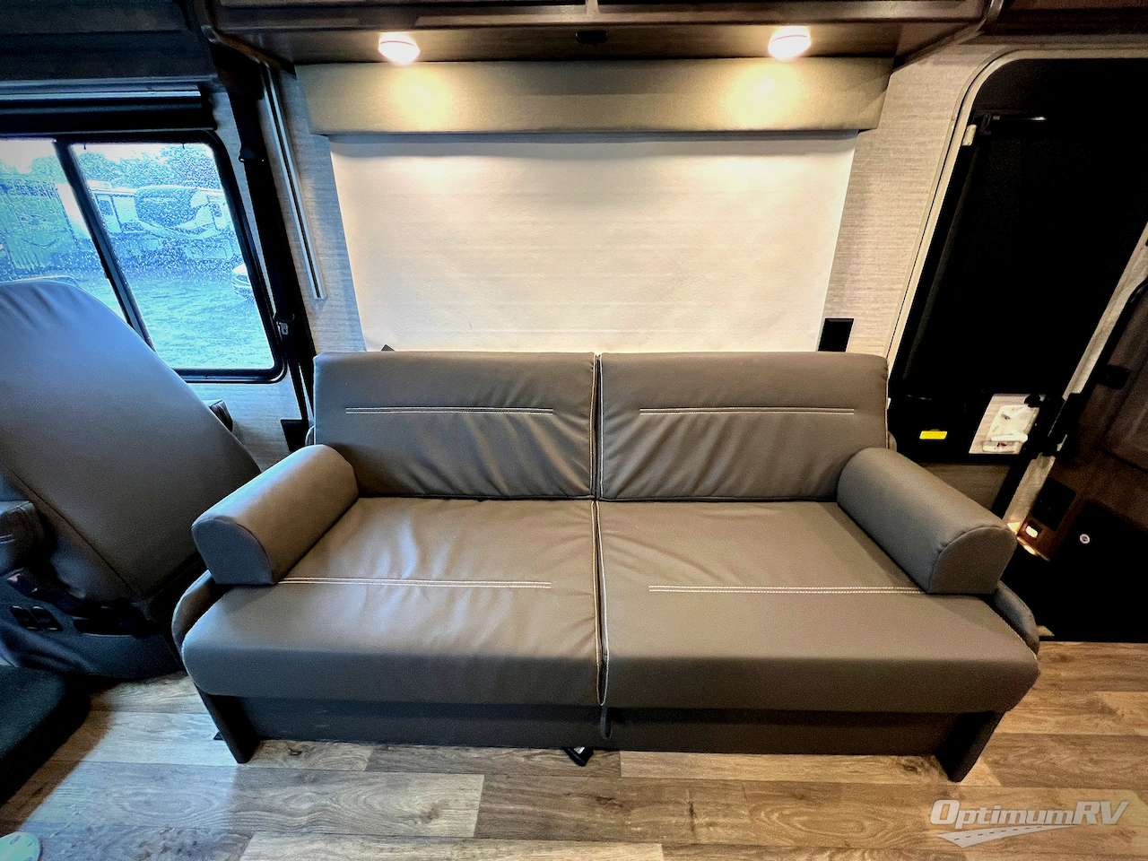 2020 Winnebago Vista 31B Photo 12
