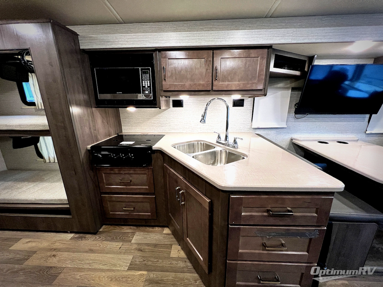 2020 Winnebago Vista 31B Photo 17
