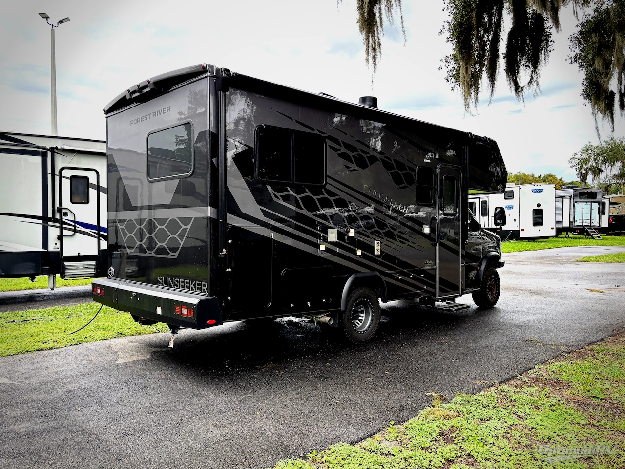 2027 Forest River Sunseeker 23504X4 Photo 2
