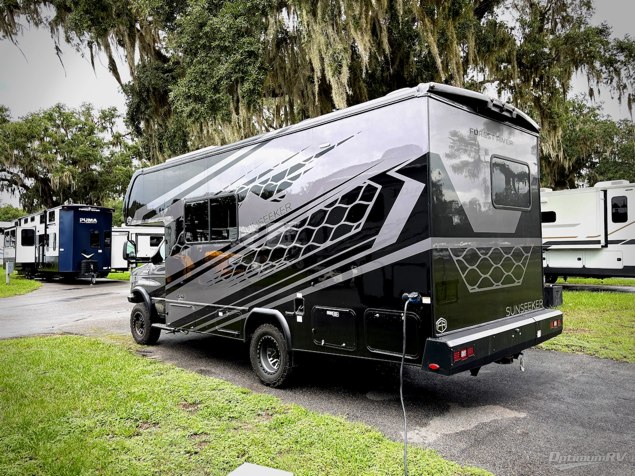 2027 Forest River Sunseeker 23504X4 Photo 3
