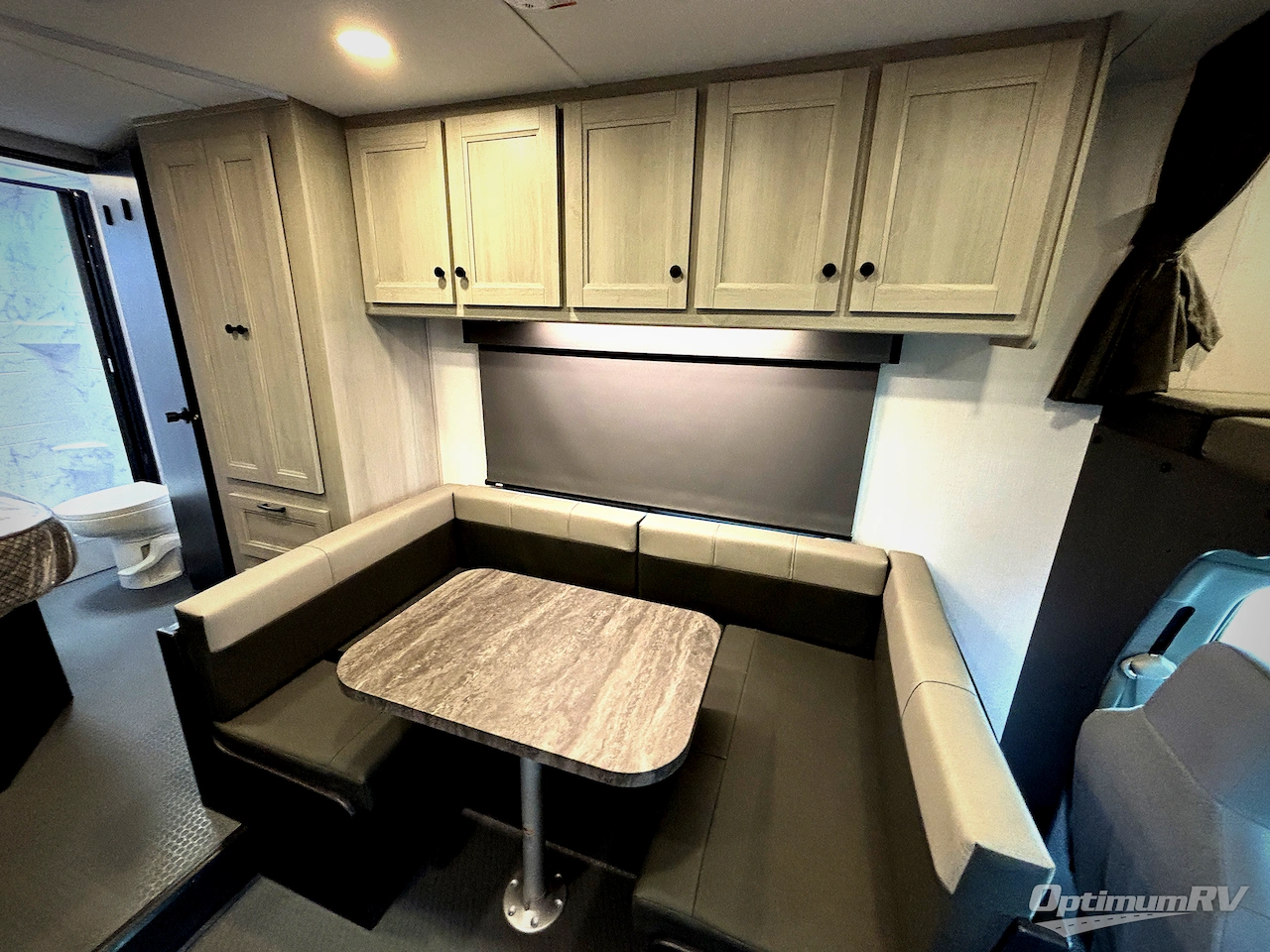 2027 Forest River Sunseeker 23504X4 Photo 14