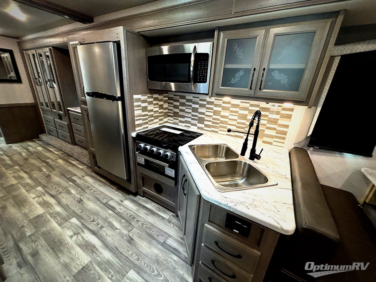 2024 Fleetwood Flair 32N Photo 12