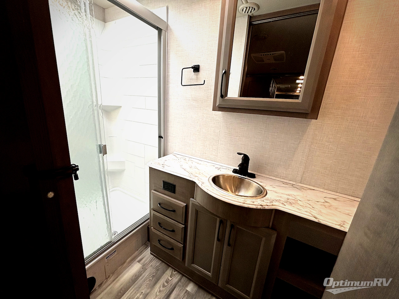 2024 Fleetwood Flair 32N Photo 19