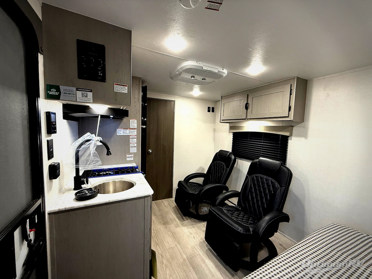 2026 Forest River Viking 4K Series 18FQ Photo 4