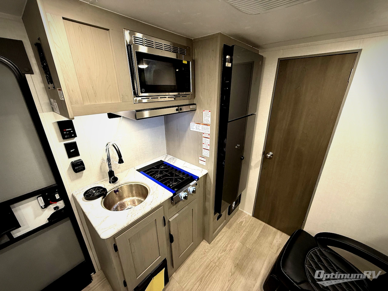 2026 Forest River Viking 4K Series 18FQ Photo 6