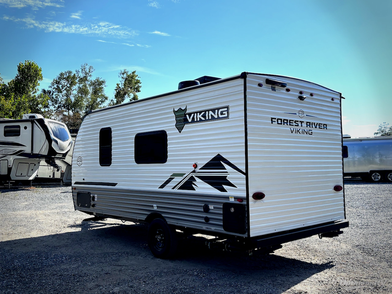 2026 Forest River Viking 4K Series 18FQ Photo 3