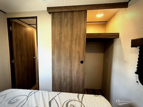 2020 CrossRoads Zinger ZR299RE RV Photo 3