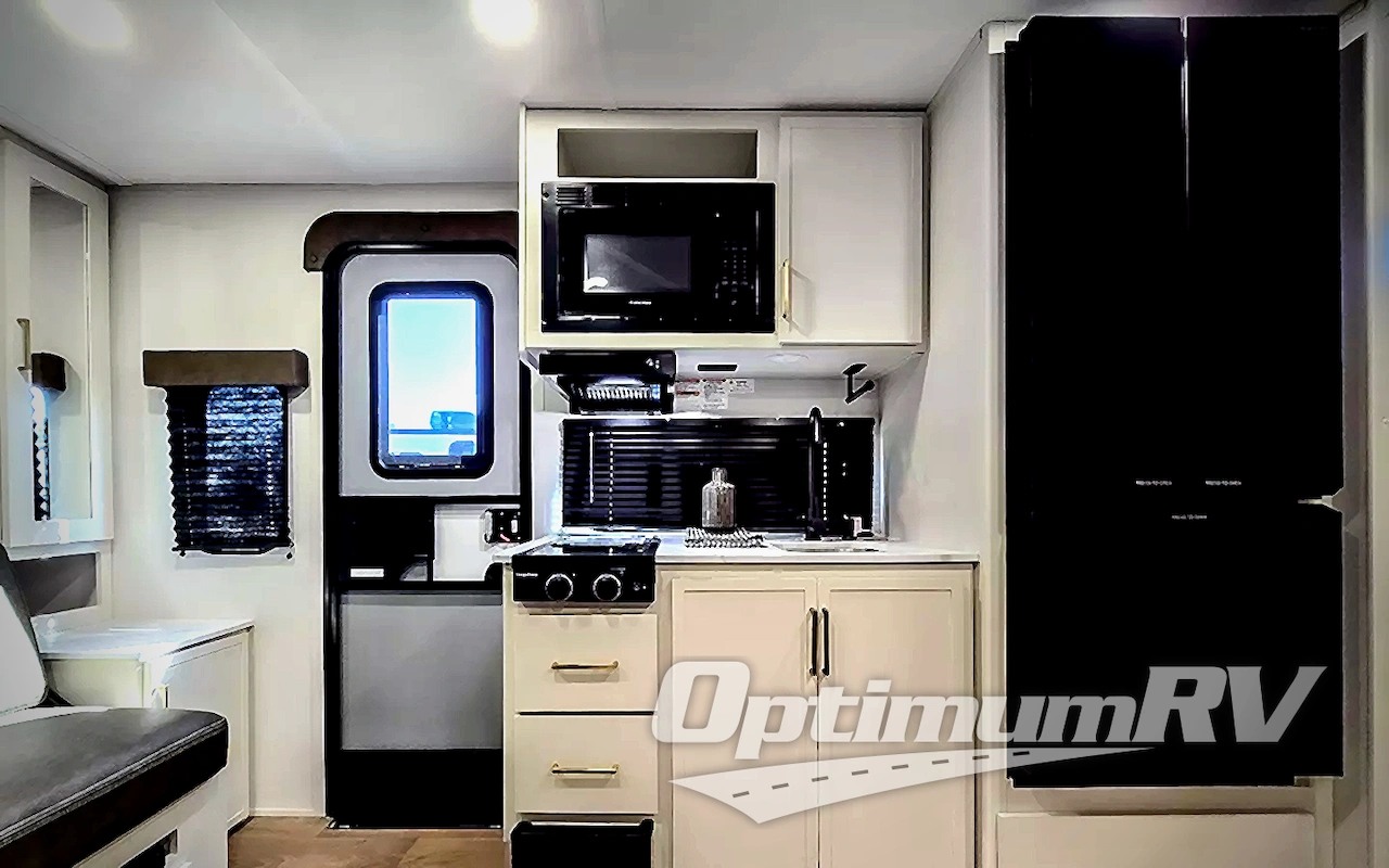 2027 Grand Design Transcend One 161BH Photo 8