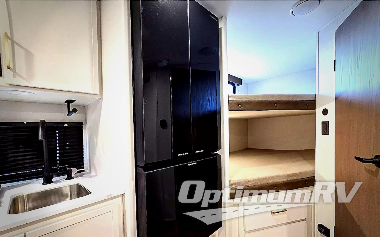 2027 Grand Design Transcend One 161BH Photo 10