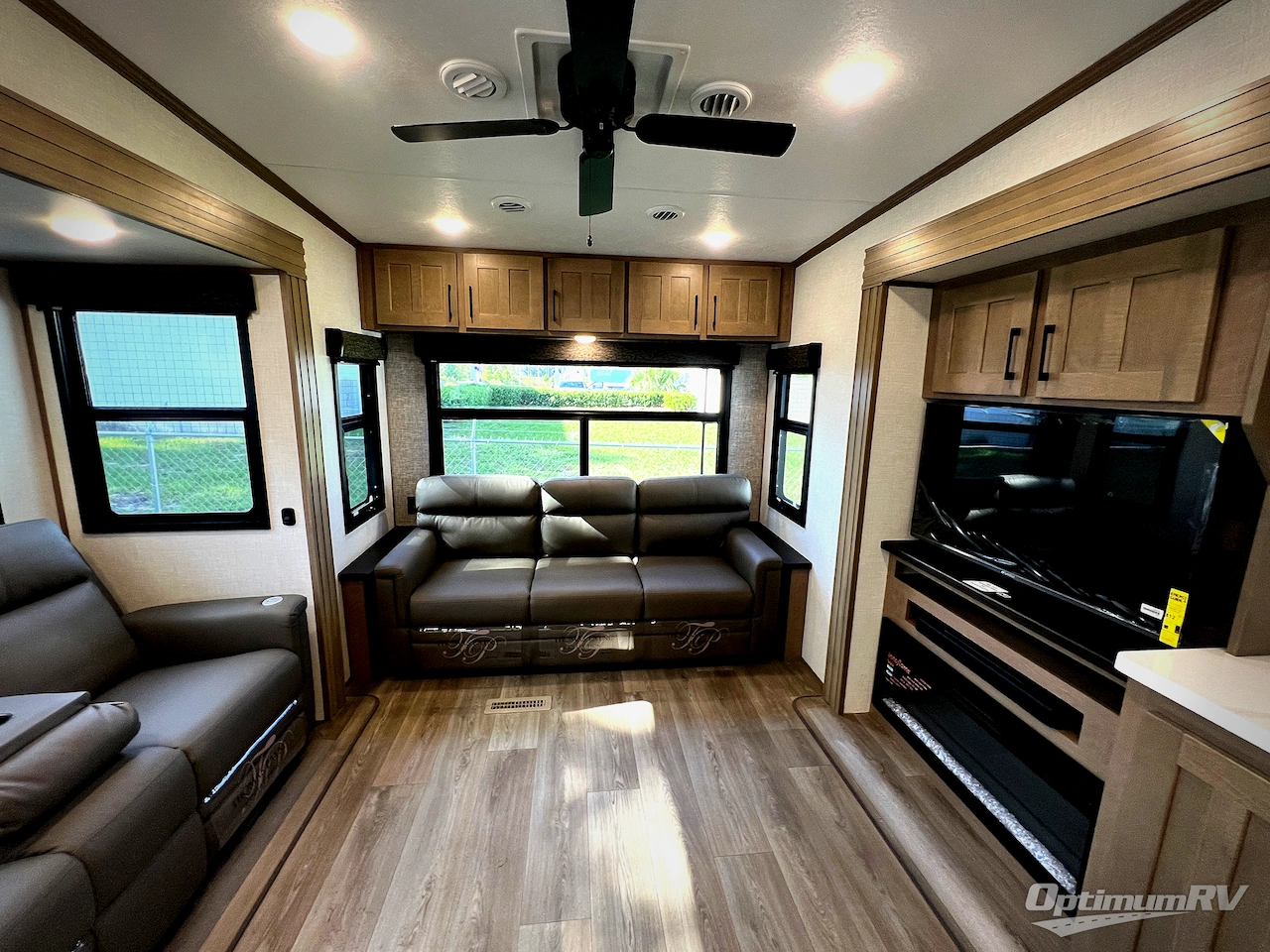 2025 KZ Durango D333RLT Photo 6