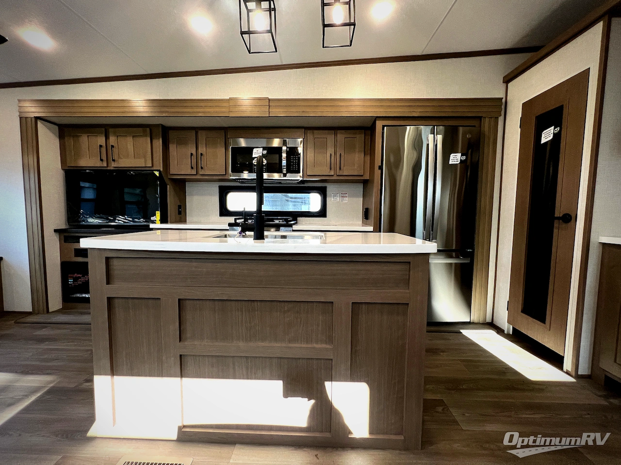 2025 KZ Durango D333RLT Photo 9