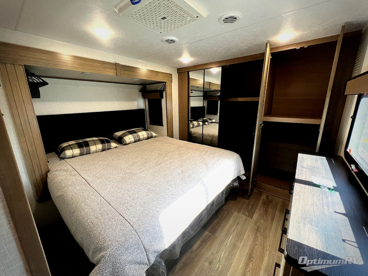2025 KZ Durango D333RLT Photo 16