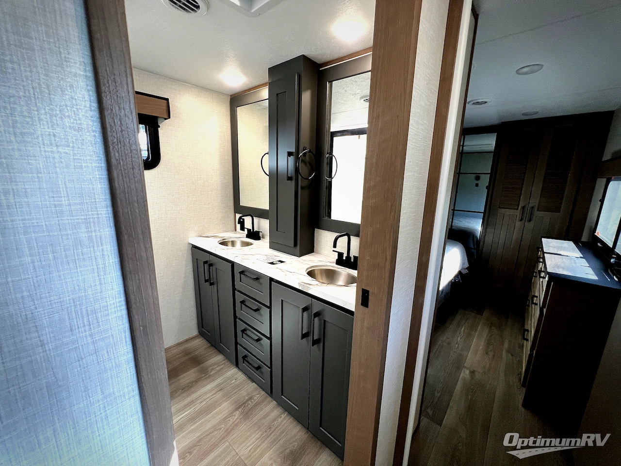 2025 KZ Durango D333RLT Photo 20